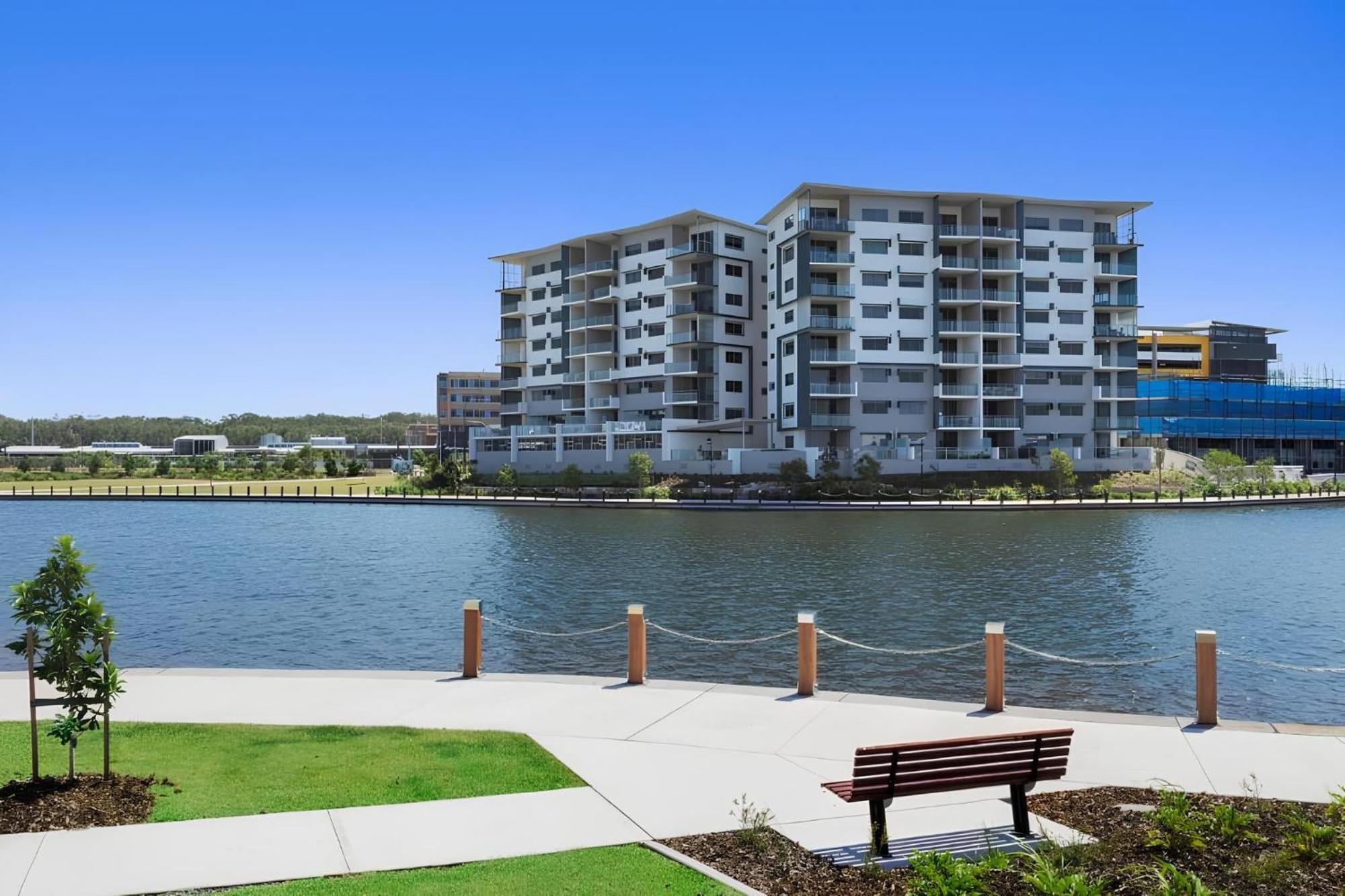 Hotel Salt At Oceanside Kawana Waters Esterno foto