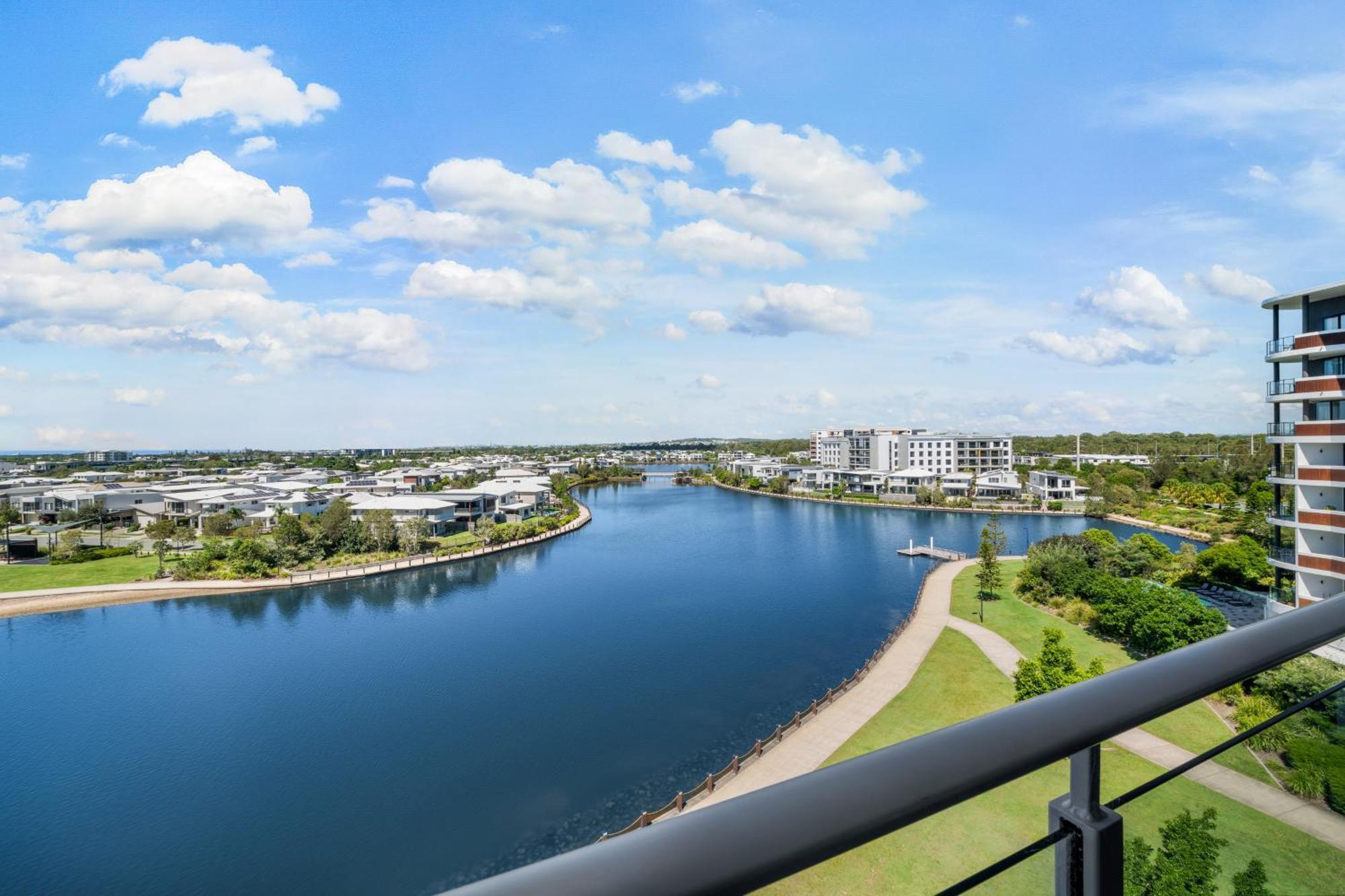 Hotel Salt At Oceanside Kawana Waters Esterno foto