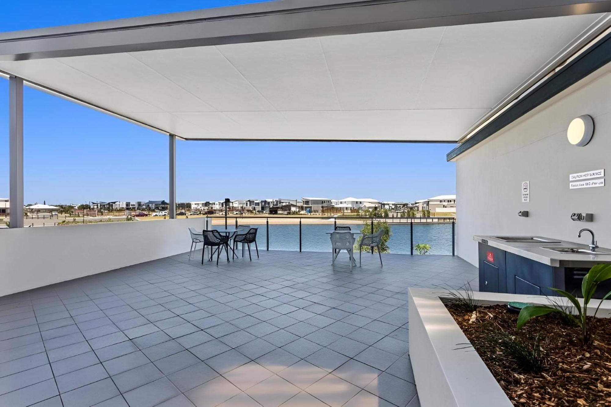 Hotel Salt At Oceanside Kawana Waters Esterno foto