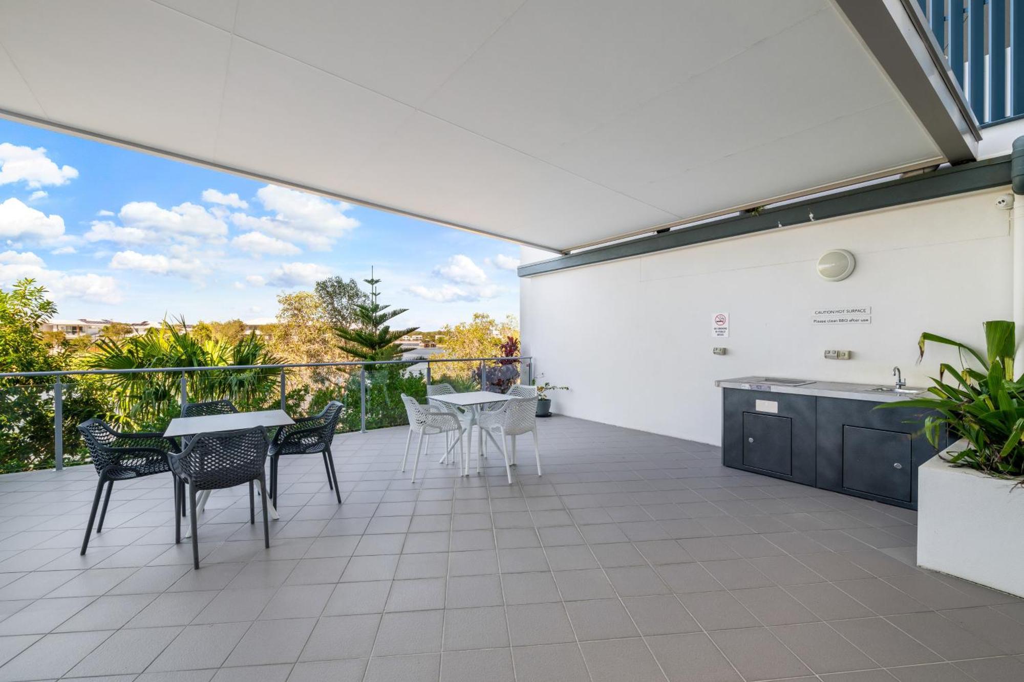 Hotel Salt At Oceanside Kawana Waters Esterno foto